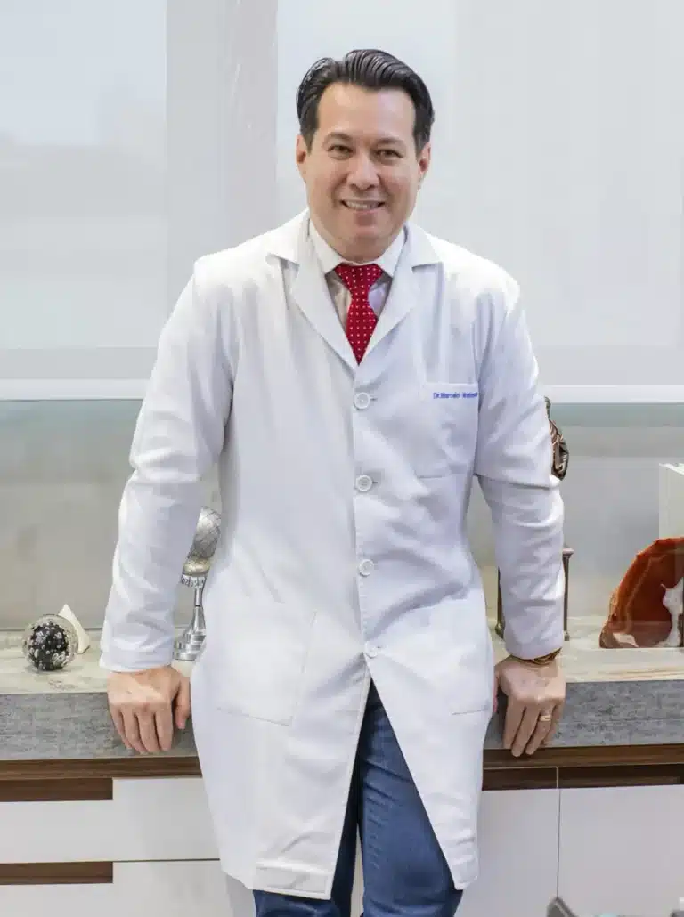 Dr. Marcelo Watanabe — Urologista